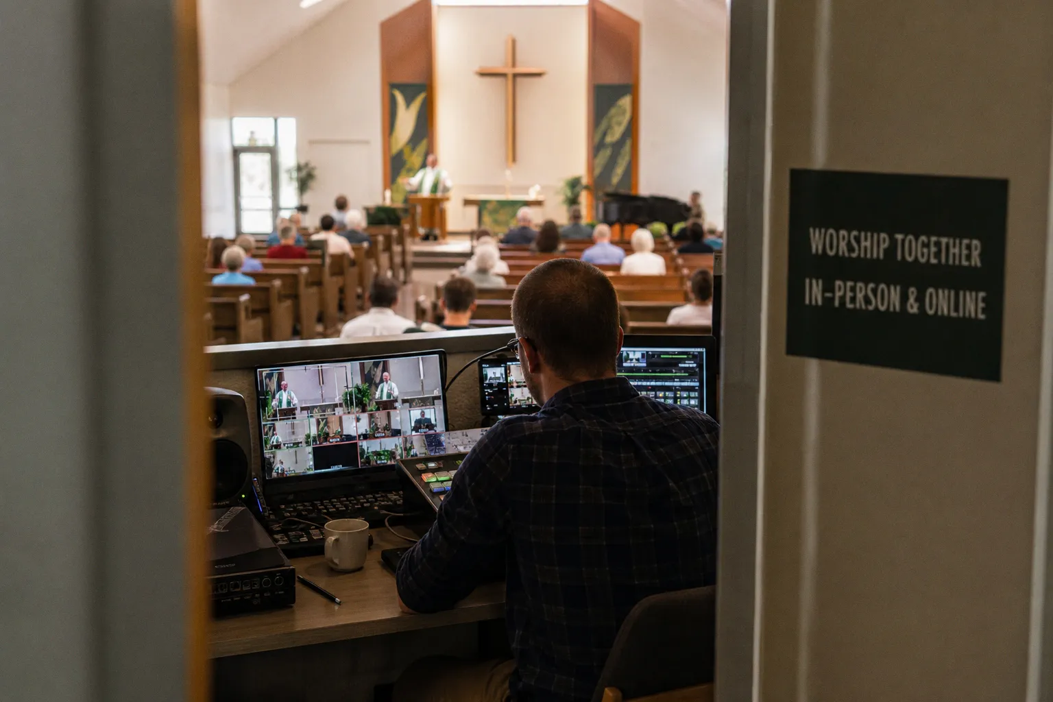 How Mountain View Lutheran Church Synchronizes Hybrid Worship Services