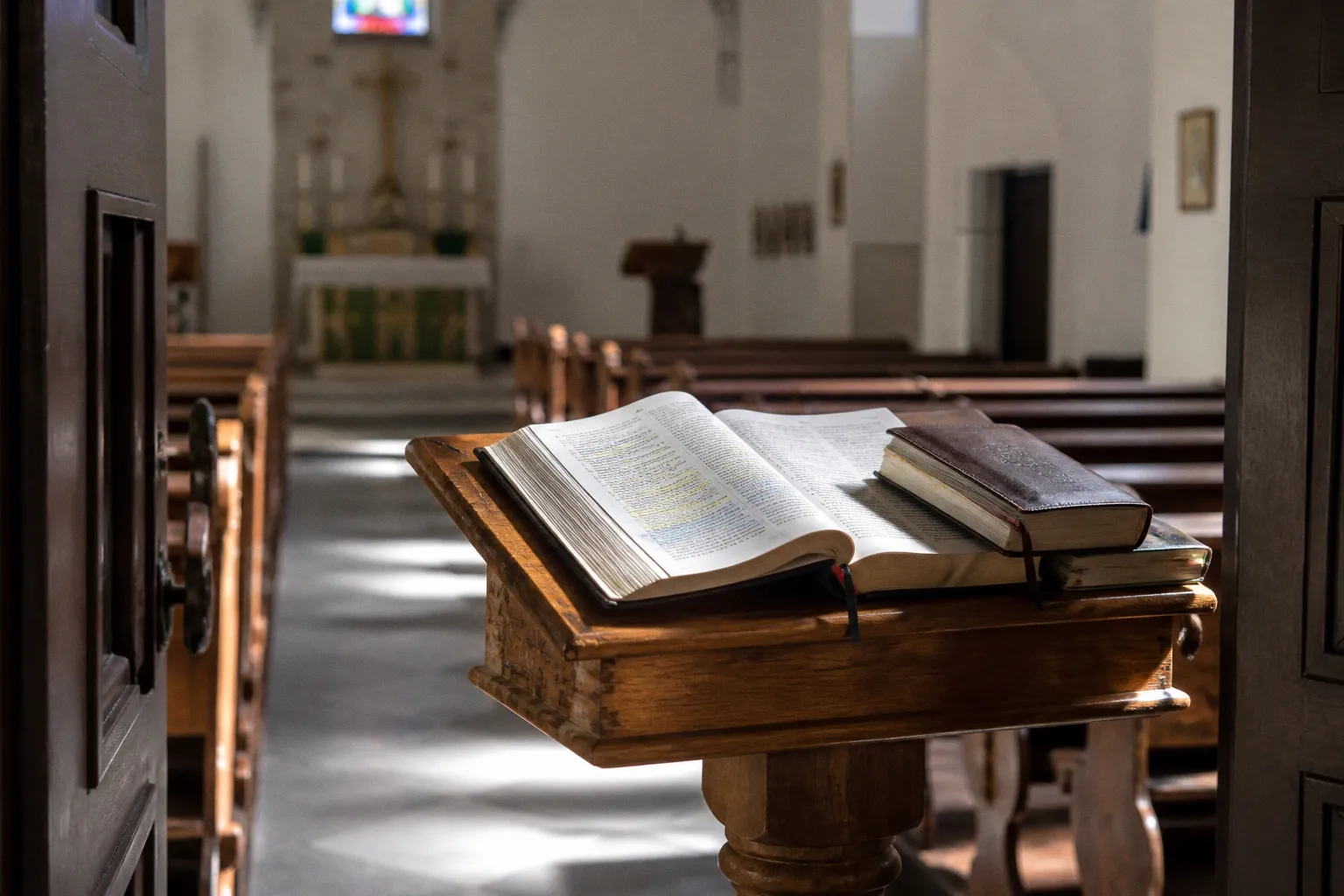 Lutheran Bible Study Guides: Key Selection Criteria